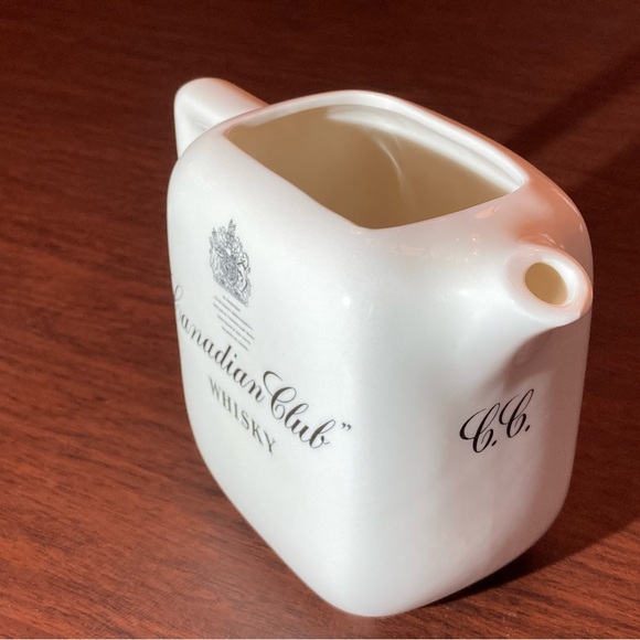 Canadian Club vintage ceramic water pitcher - Picture 4 of 6